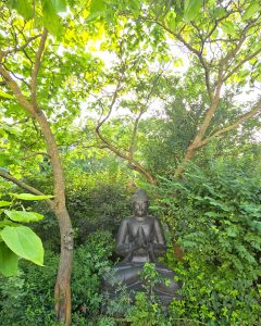 Sitzender Buddha 2m aus Lavaguss